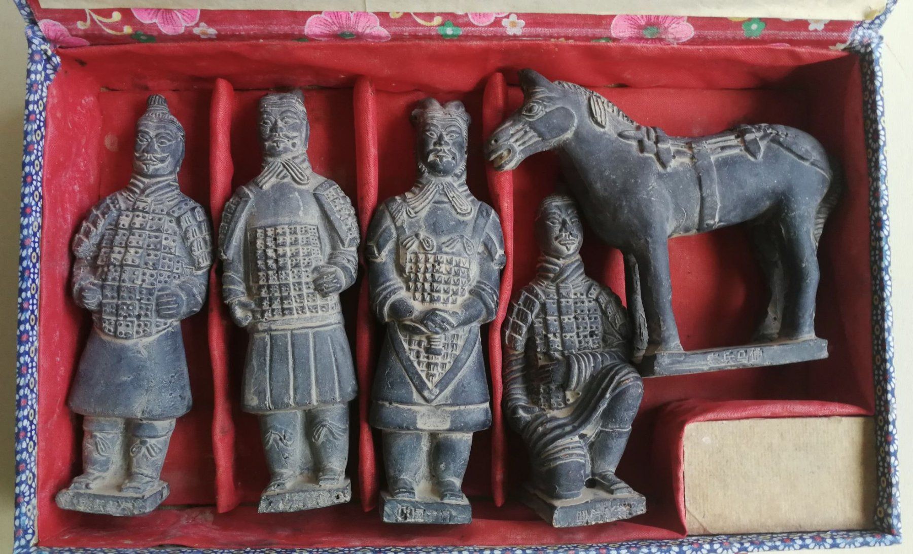 Statuette: Set mit chinesischen Figuren – Usato da Goldau venduto da Ejidomar 2