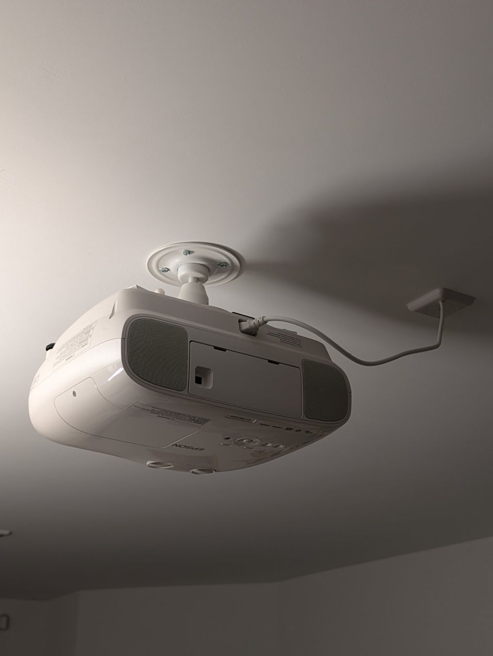 Epson Vidéoprojecteurs: Video projecteur EPSON EH-TW6700w – D'occasion à Martigny par DimilouGilbert 2