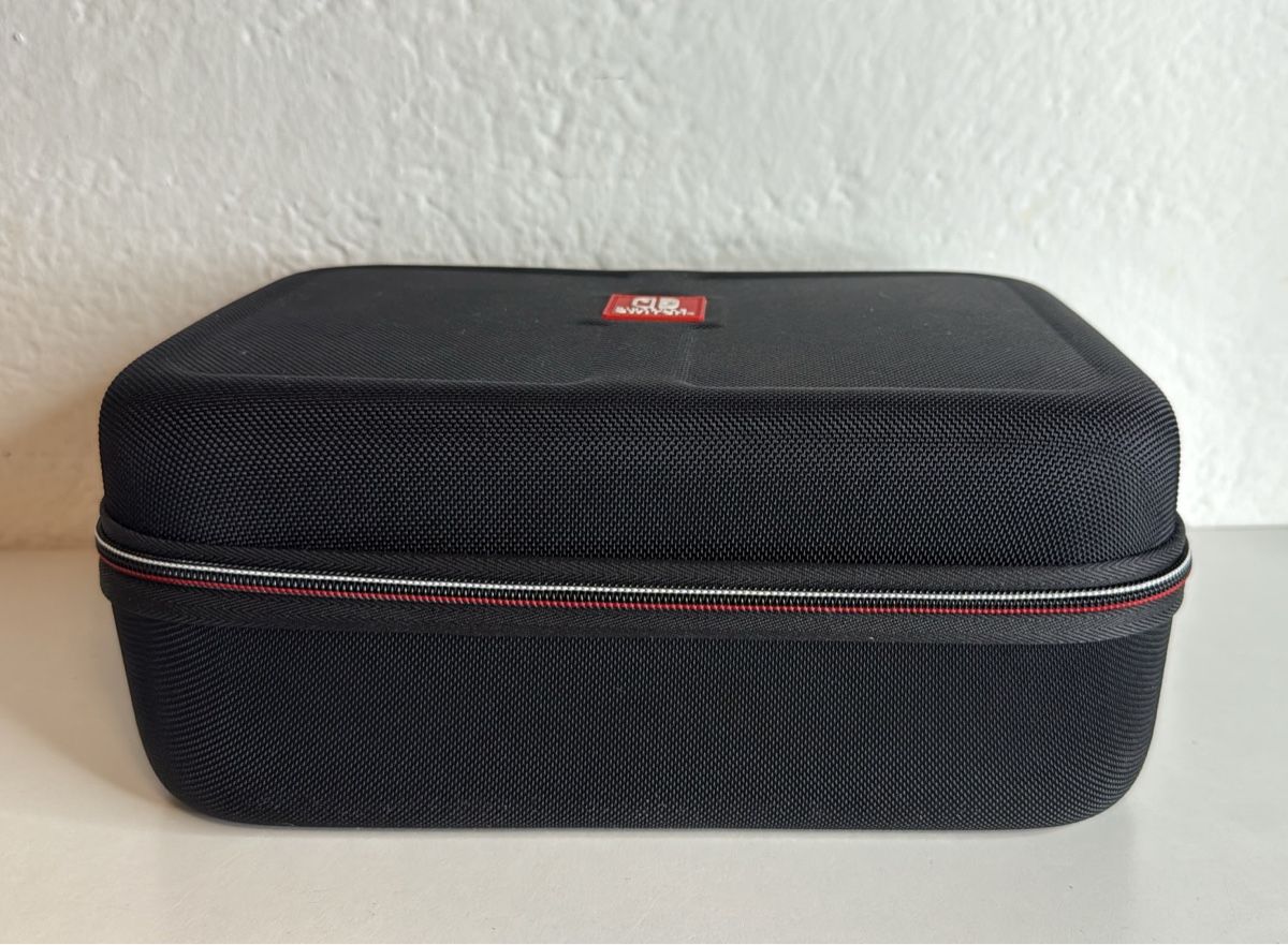 Nintendo Console: Nintendo Switch Carrying Case Black Hard Shell - Good Cond. – Usato da Ehrendingen venduto da bubulence 4