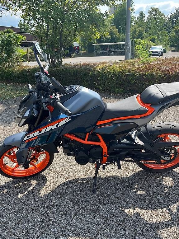 KTM Strada: KTM 390 Duke 2024 Top-Zustand – Usato da Jona venduto da Reezah 1