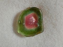 Turmalin grün rot (querschnitt)