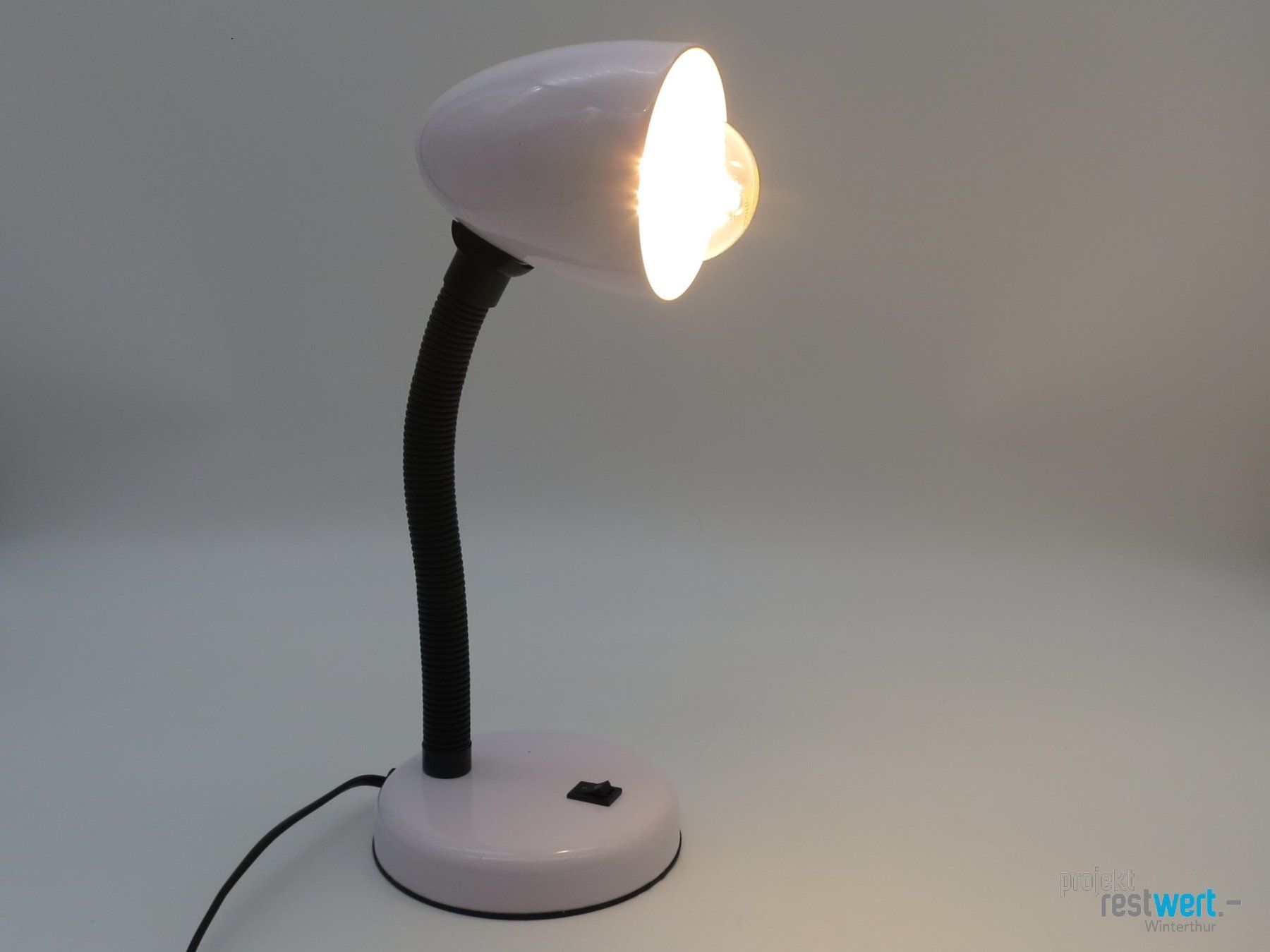 Lampade: ACTIVEJET Schreibtischlampe Weiss – Nuovo (secondo la descrizione) da Winterthur venduto da Restwert_Winterthur 1