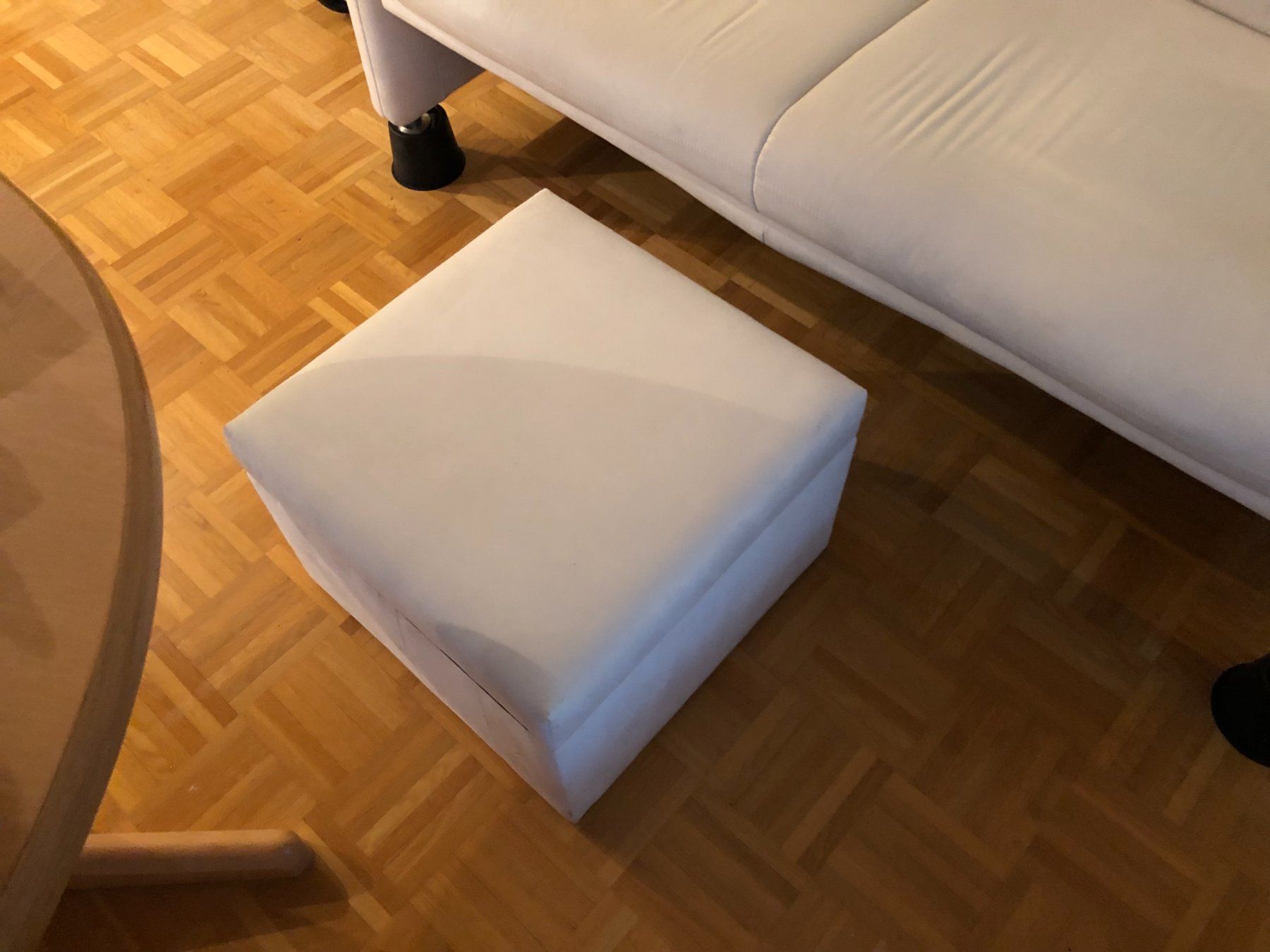 Divani: Sofa mit Hocker hellbeige gebraucht in gutem Zustand – Usato da Erlen venduto da astra2013 2