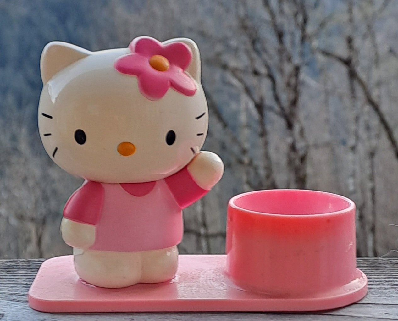 Sonstiges Geschirr: Hello Kitty-Eierbecher/Animationstyle – Gebraucht aus spruga von andrapush