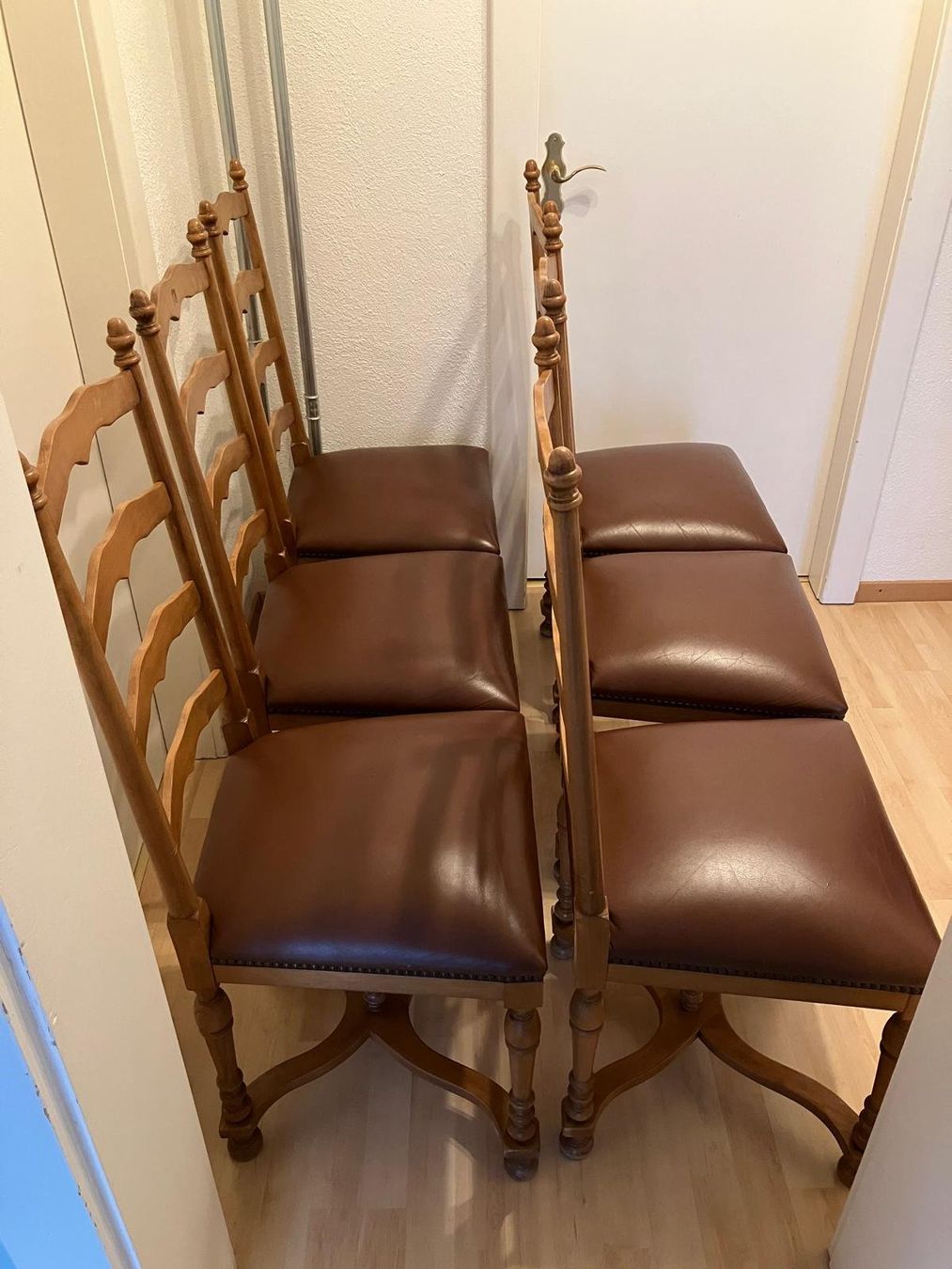 Sedie: 6 chaises bois – Usato da Roche VD venduto da Snowberg 1