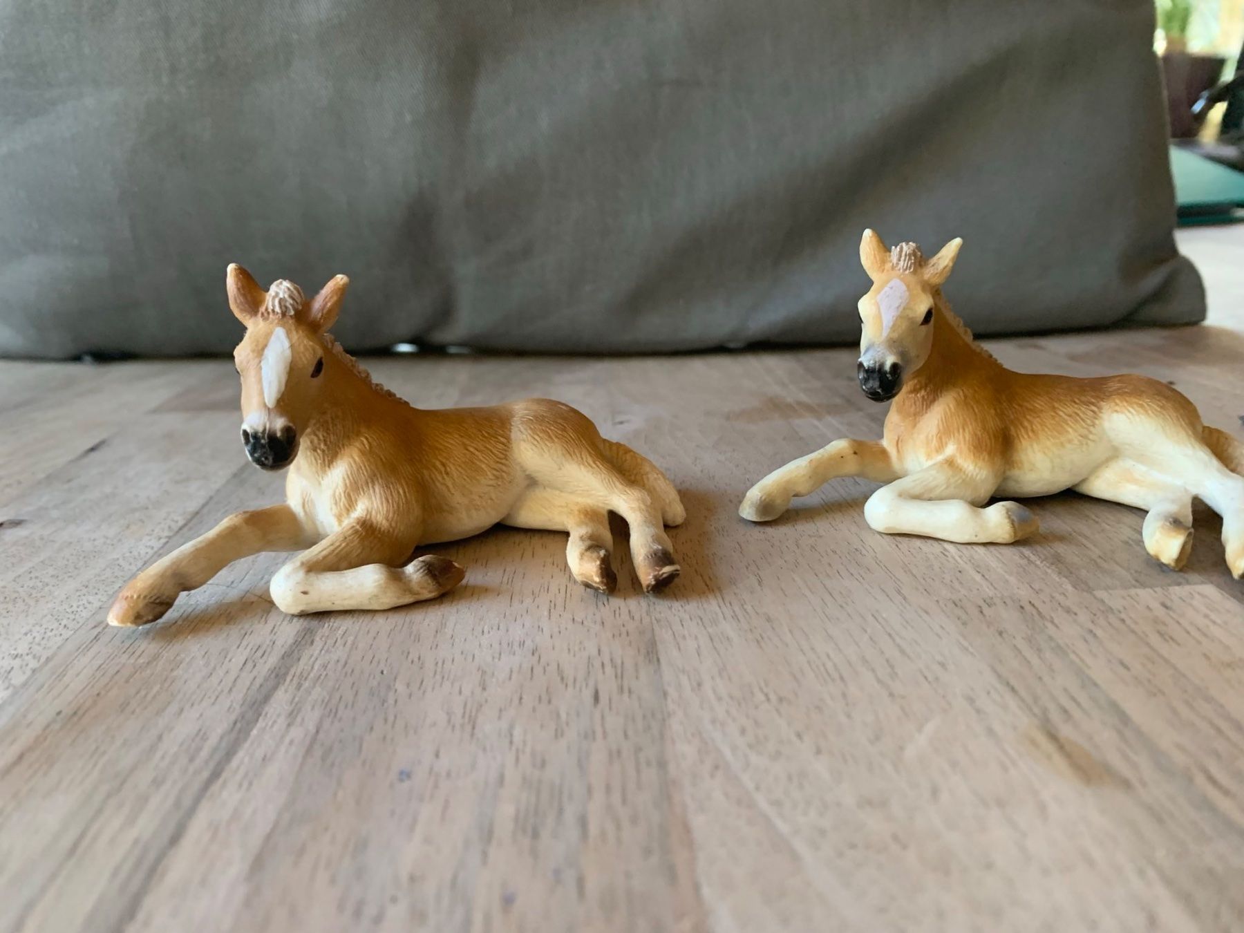 Schleich Figuren: 3 Ponys 2 Fohlen – Gebraucht aus Richterswil von irenemiz 2