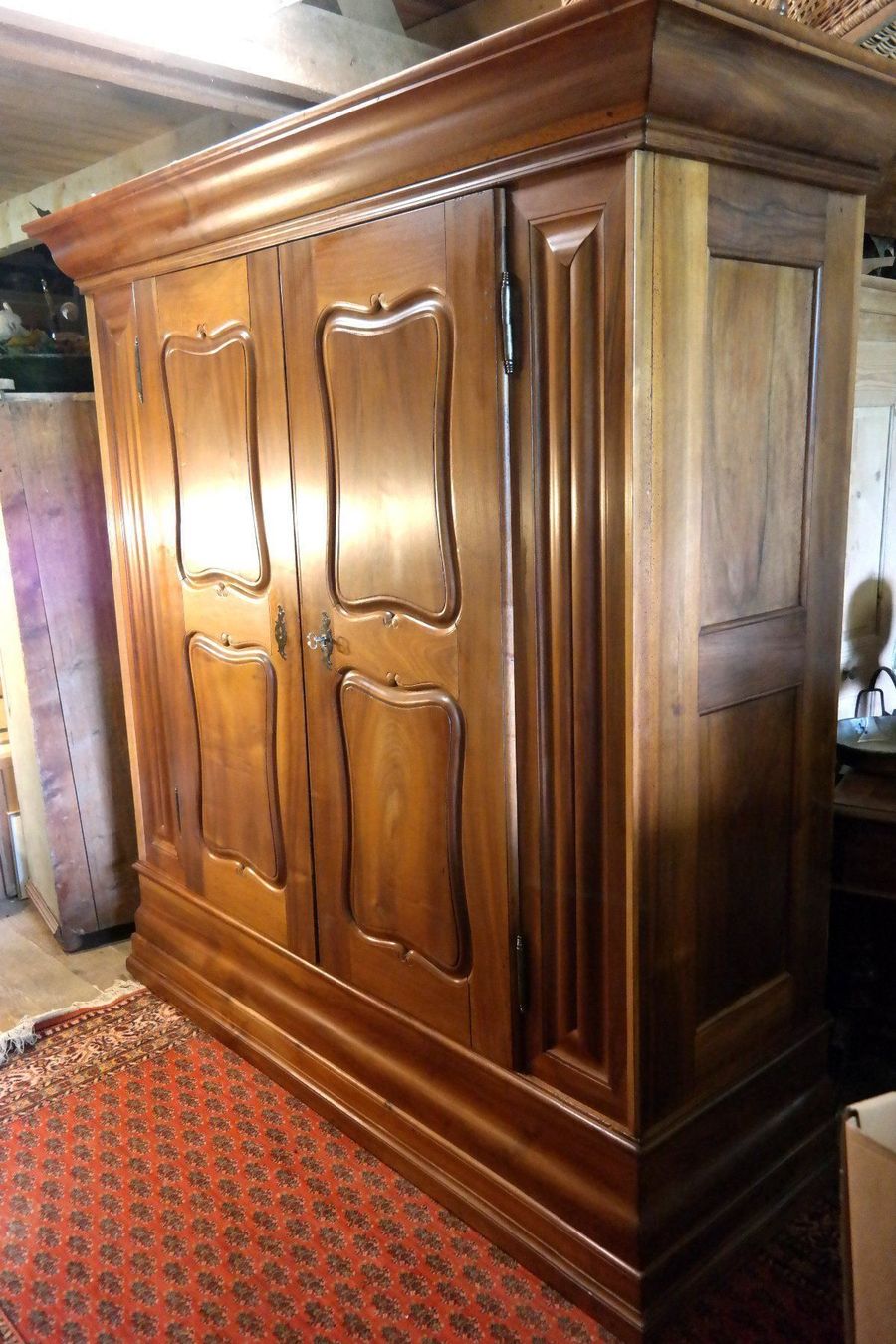 Armadi: schöner stattlicher Barock Schrank – Usato da Opfertshofen SH venduto da museumswert 1