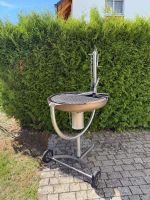 Schwenkgrill Edelstahl auf Rädern gebraucht Zustand gut