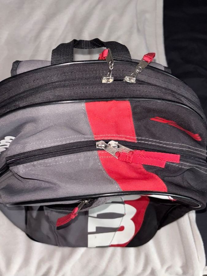 Wilson Zaini: Wilson Tennis-Rucksack grau-rot – Nuovo (secondo la descrizione) da Gunzwil venduto da mel_gd8m 2