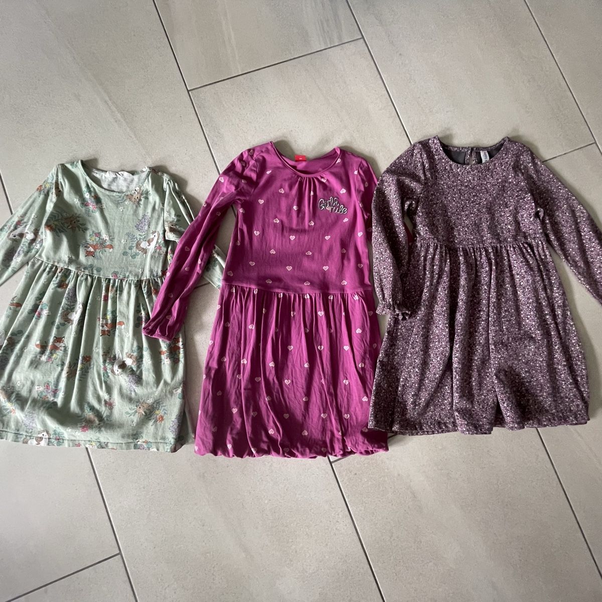 Lotti & Set di vestiti: Kleider für Mädchen 128 – Usato da Oetwil am See venduto da mar_t7ct