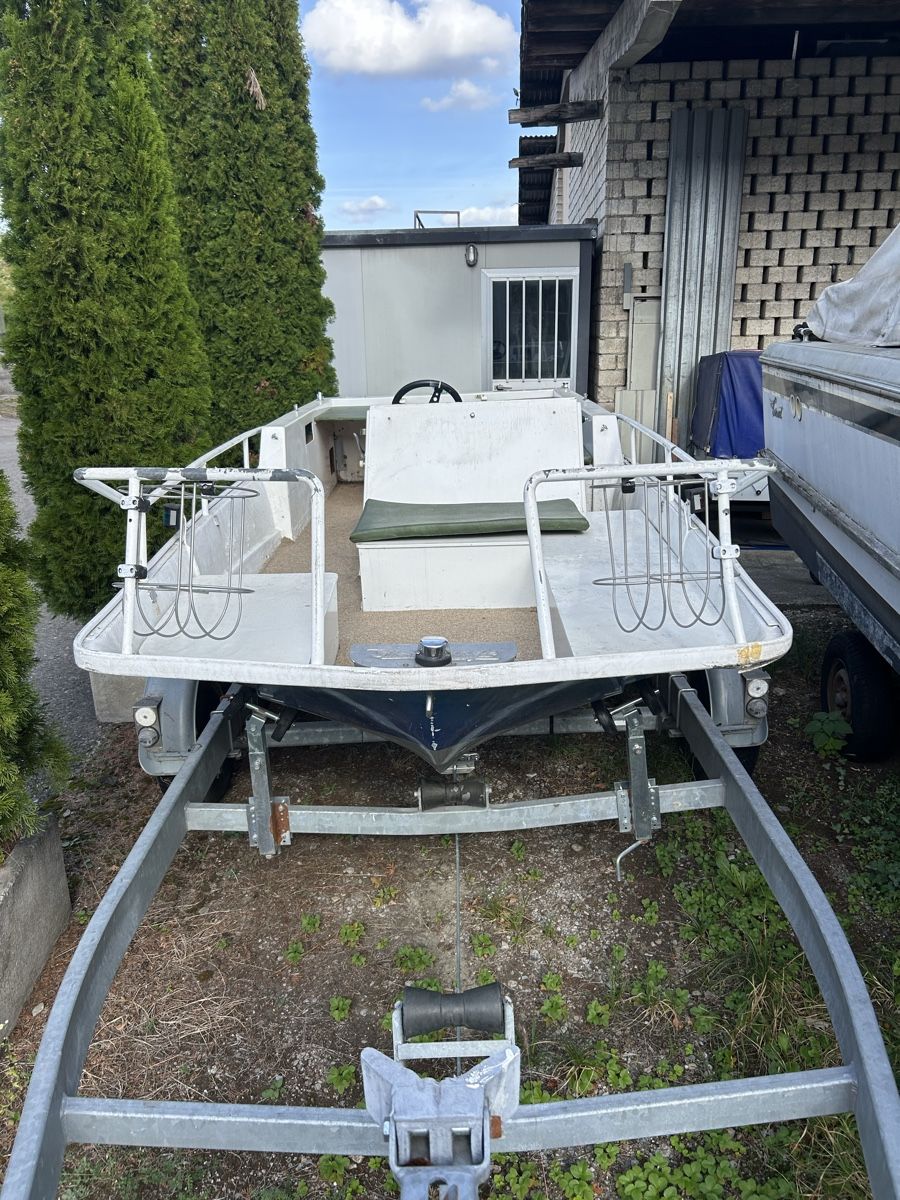 Bateaux: Motorboot – D'occasion à Zufikon par Paah