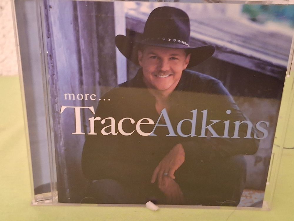 CD Trace Adkins - More...🤠 (Gebraucht) in Aarberg für CHF 3 – mit ...