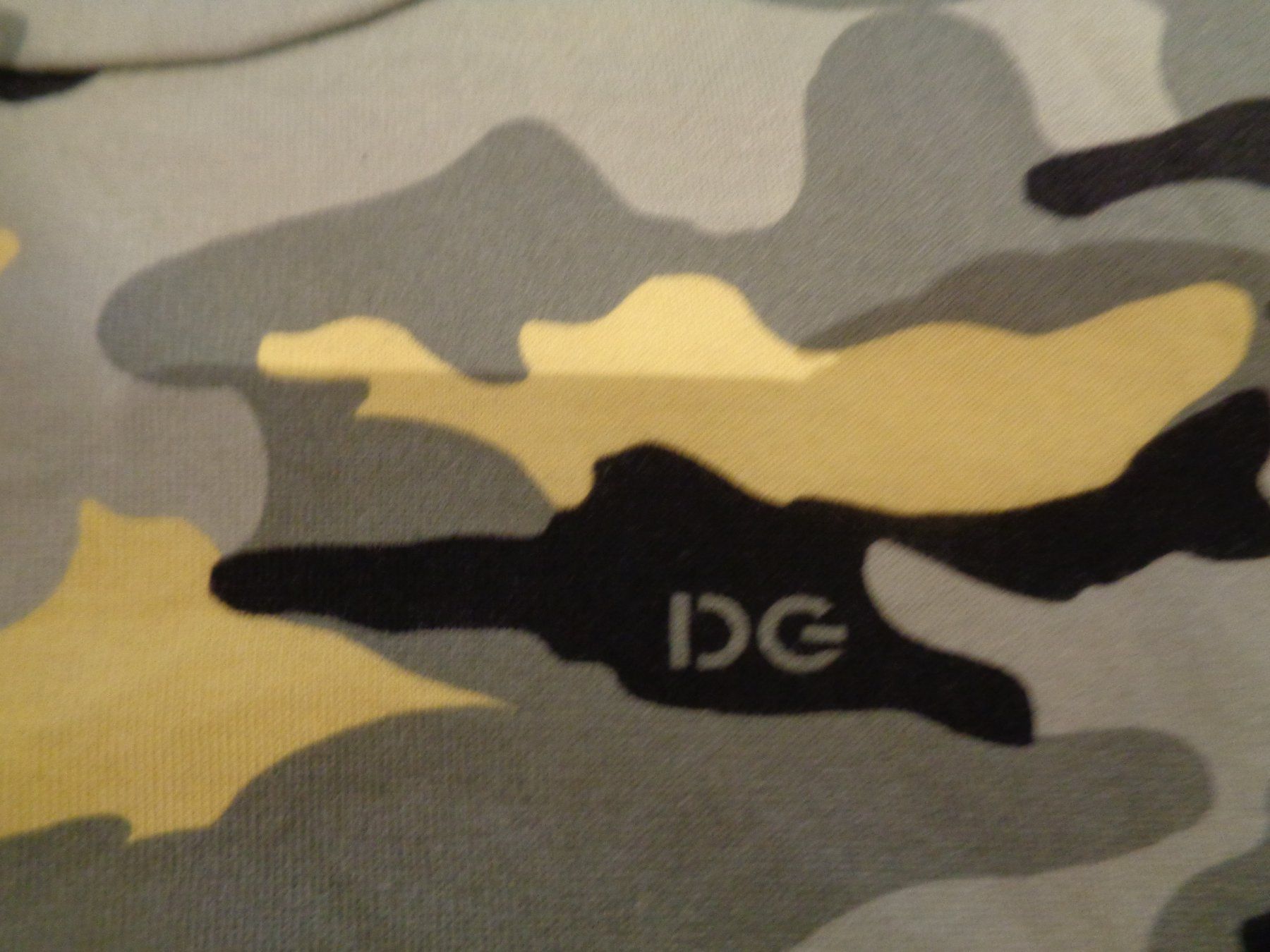 Dolce & Gabbana Hemden, Tops & T-Shirts: Dolce Gabbana cooles Shirt, 3J 98 – Gebraucht aus Klingnau von Markus14 1
