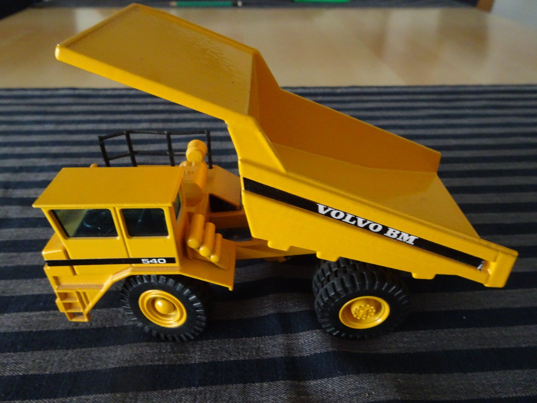Giocattoli: Baumaschine ,neuer Preis ! – Usato da Bünzen venduto da Tango33A 2