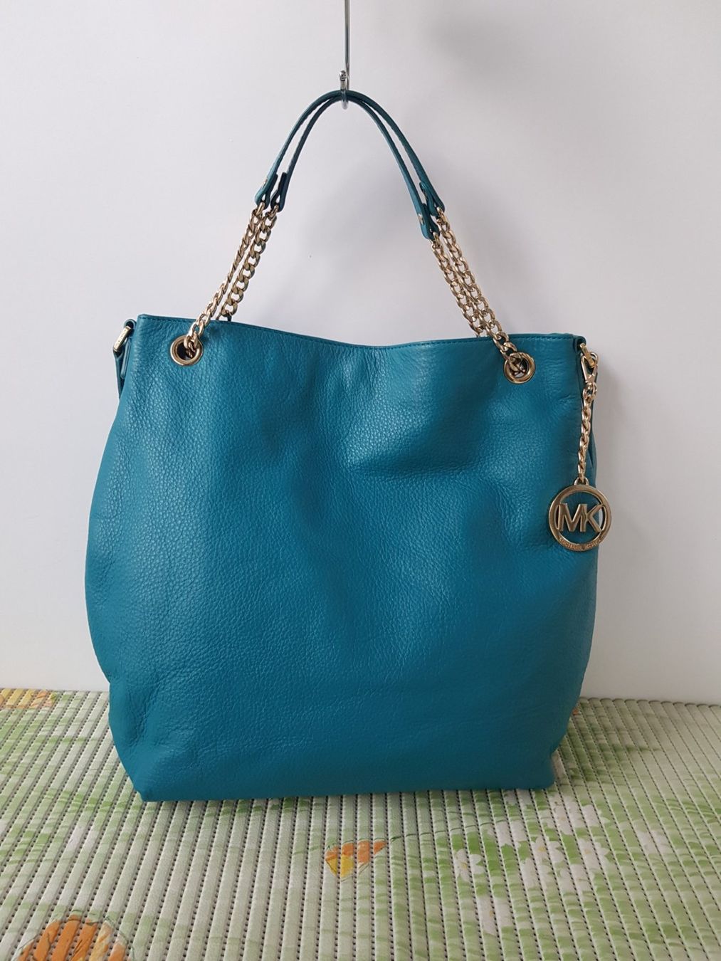 Michael Kors Taschen für Damen: Michael Kors Leder Handtasche/Umhängetasche – Gebraucht aus Basel von fafa68