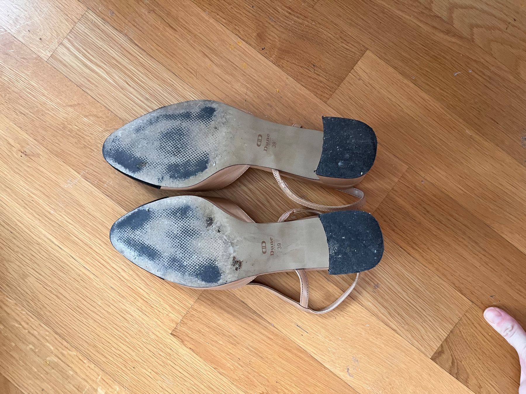 Dune London Damenschuhe: Dune London pumps Mid-Heel Version – Gebraucht aus Glattpark(Opfikon) von pau_w672 2