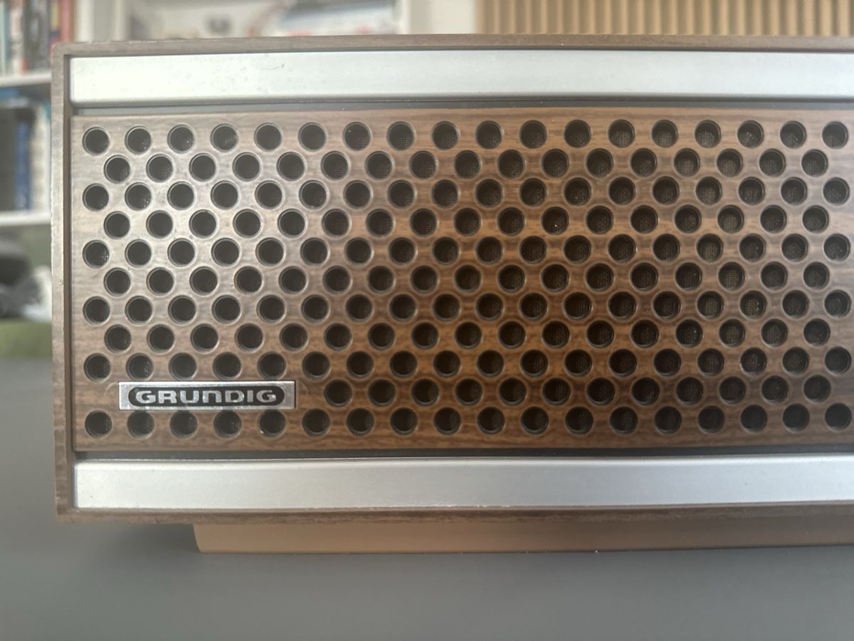 Grundig Radios: Vintage Grundig Radio – Gebraucht aus Erlenbach ZH von Indien8 2