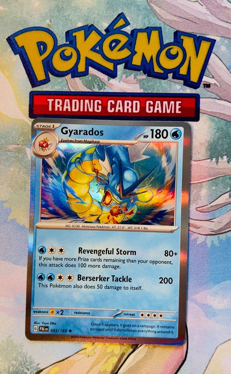 Garados PAL 043 – Carta Pokemon Evoluzioni Paldea, Italiana, Con Protezione In Top Loader – MZTCG