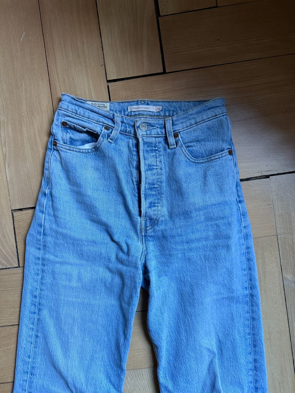 Levi's Jeans: LEVIS - Ribcage Straight Jeans hellblau 25 – Gebraucht aus Zürich von Diazaio 1