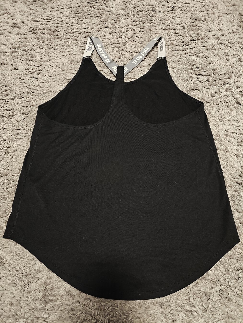 Nike Top: Nike Tank Top – Usato da Pieterlen venduto da Saemelili 6