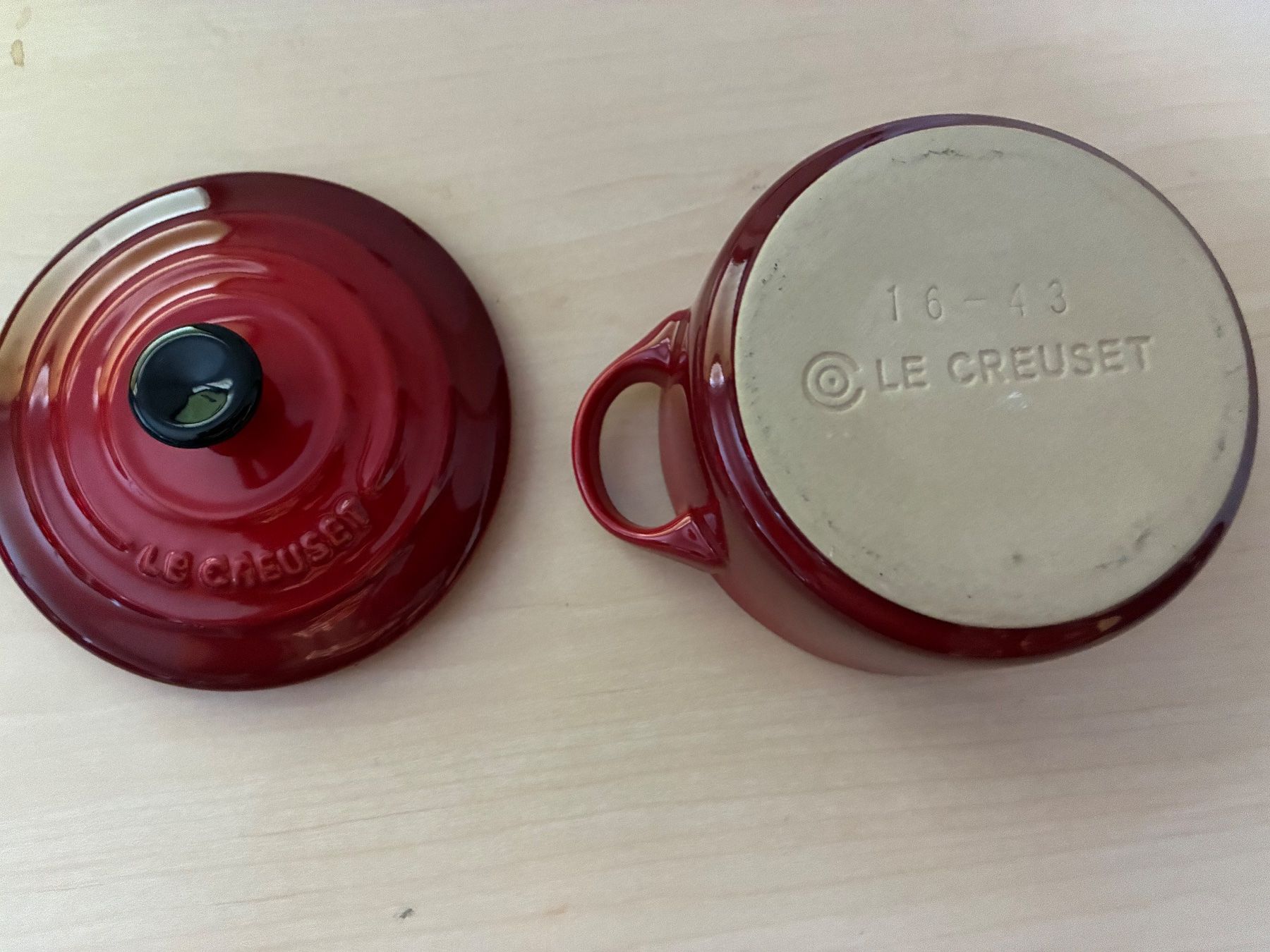 Le Creuset Pentole: Le Creuset Cocotte rot mit Deckel Durchmesser 10cm – Nuovo (secondo la descrizione) da Bubikon venduto da Mibaumi 1