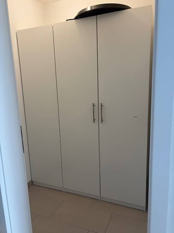 Armoires: Schrank 150x200 – D'occasion à Basel par aniskula