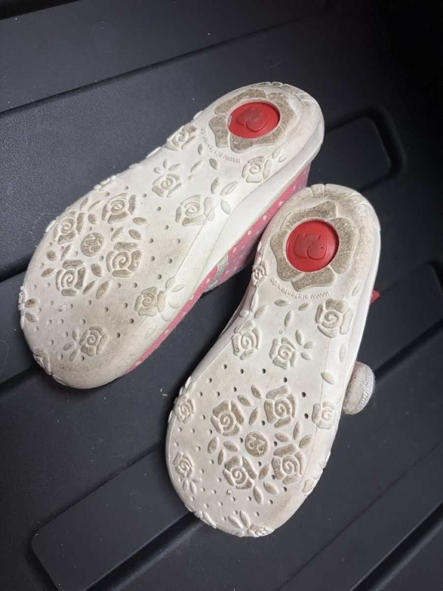 Elefanten Schuhe für Mädchen: Mädchenfinken, Elefanten, Grösse 22 – Gebraucht aus Granges-Paccot von Fwaeber 2