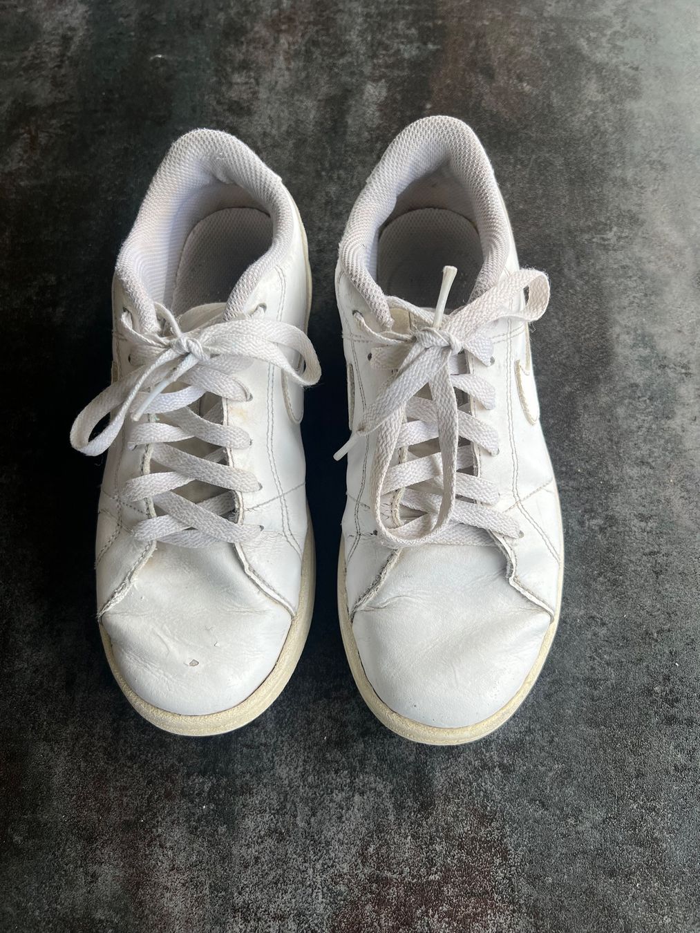 Nike Scarpe da uomo: Nike Sneaker weiss Grösse 36,5 – Usato da Brunnen venduto da Dirza78