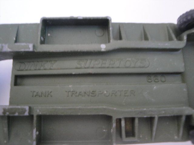 DINKY TOYS camion miliaire berliet 6X6 a jante pleine version III sans