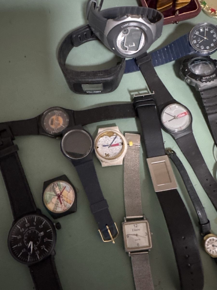 Orologi: Lot de montres diverses et accessoires état variable – Difettoso da La Chaux-de-Fonds venduto da lida2005 7