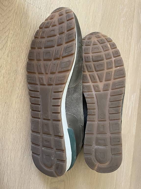 Herrenschuhe: Baskets en cuir taille 44  – Gebraucht aus La Tour-de-Peilz von K_L 3