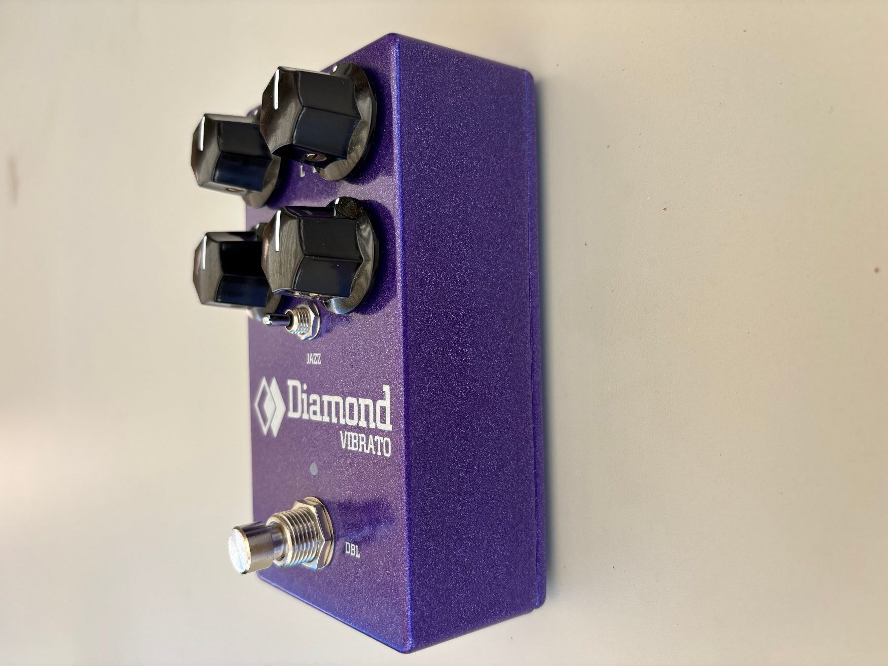 Strumenti musicali: Diamond Vibrato V2 Pedal – Usato da Gland venduto da Barrel_b 3