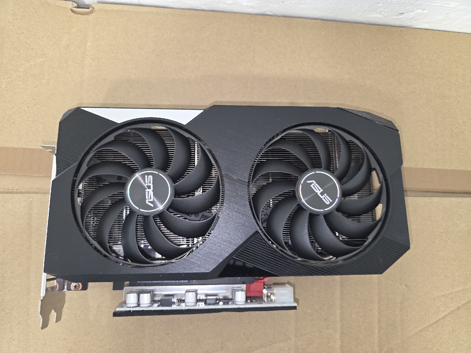 Asus Schede grafiche: ASUS Dual Radeon RX 6600 8GB – Usato da Wettingen venduto da Thegameschweiz 1