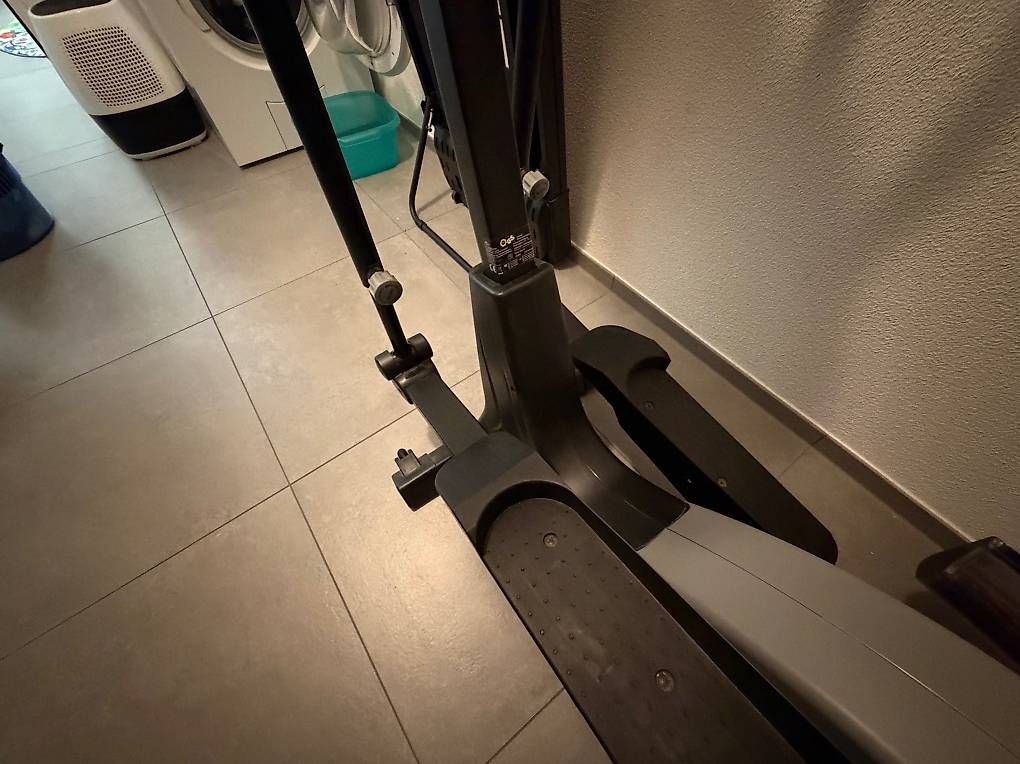 Vélos d'appartement: Crosstrainer Crane mit Trainingscomputer und Programmen – D'occasion à Emmenbrücke par B4belfish 2