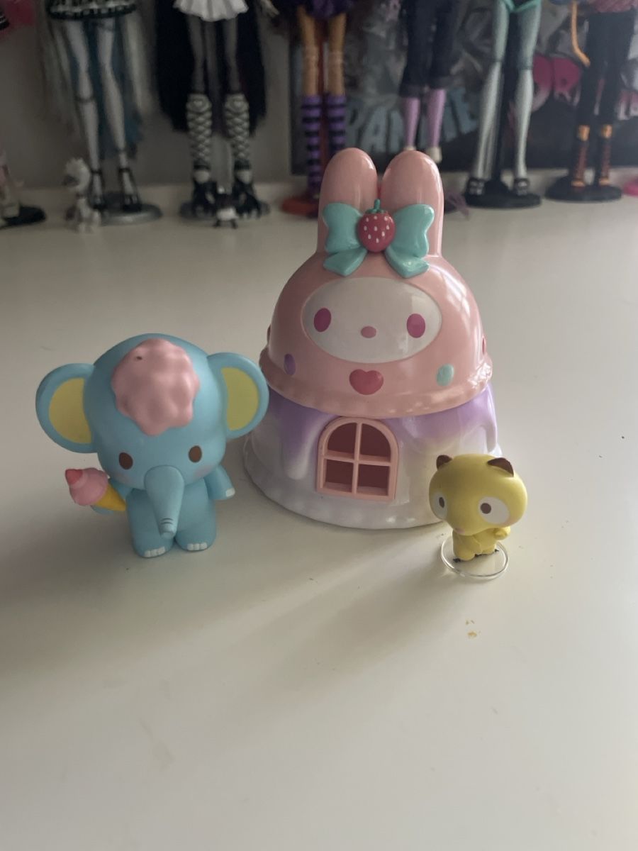 Hello Kitty Figurines: Hello kitty figures – D'occasion à Taverne par shalidar