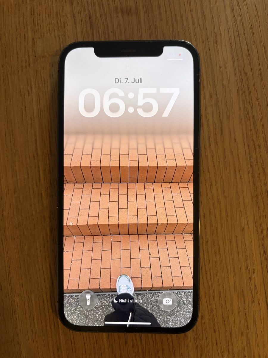 Apple Handys / Smartphones: iPhone 12 Pro, kaputte Rückseite, 128GB – Gebraucht aus Zollikofen von LeaMilena 1
