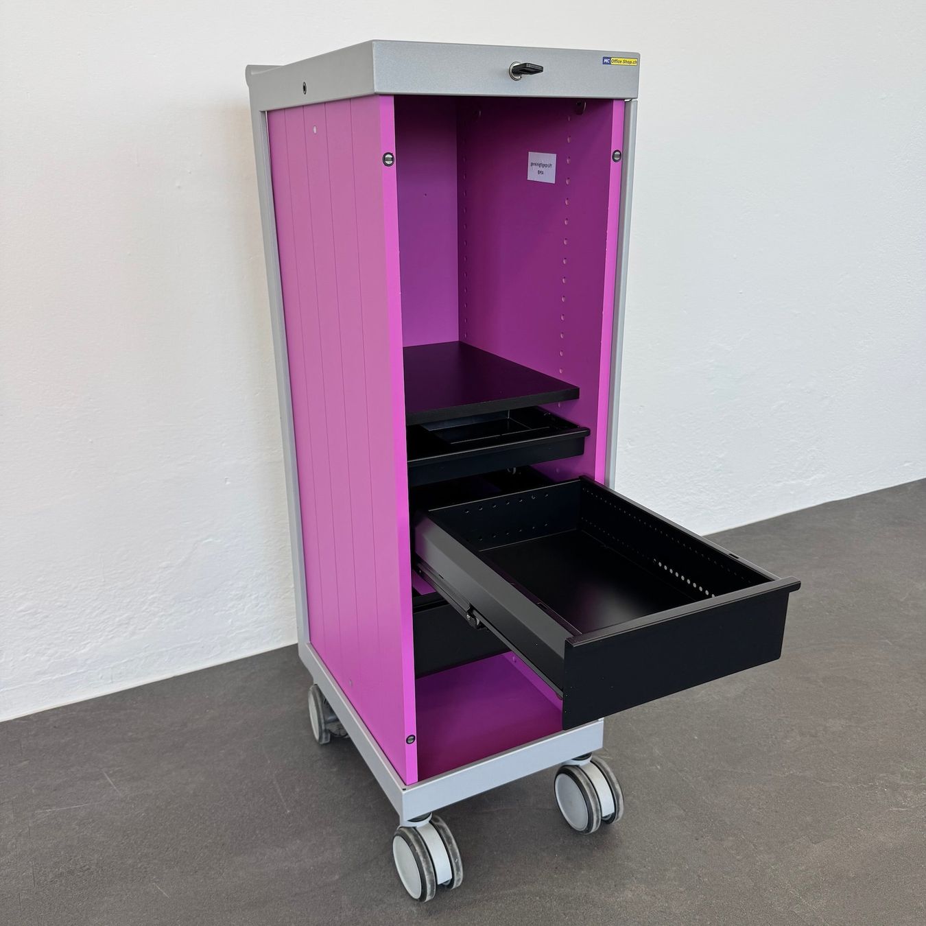 Banconi: Denz D3 Roll-Caddy Pink mit Schlüssel – Usato da Schönenwerd venduto da mcofficeshop 4