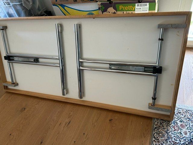 Tables: Tisch weiss, klappbar – D'occasion à Dürnten par Kiosk7 3