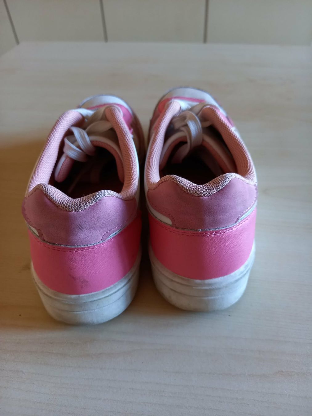 Scarpe per ragazze: Esprit Mädchen Turnschuhe, Grösse 35, Pink/Weiss, – Usato da Möhlin venduto da Simba4871 1