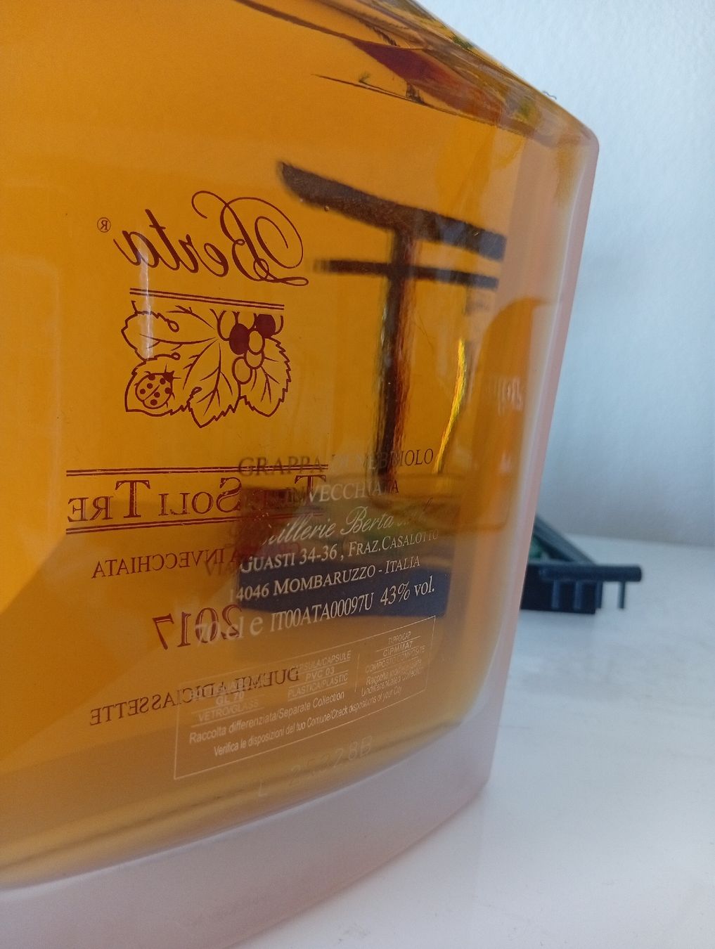Berta Spirituosen: Berta Grappa Tre Soli Tre Vecchia 2017 70cl – Neu und originalverpackt aus Zürich von kin_5jm2 2