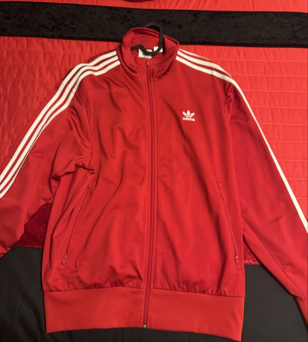 Adidas Giacche: Rote Adidas Trainingsjacke, Grösse L, – Usato da Sissach venduto da User_2405