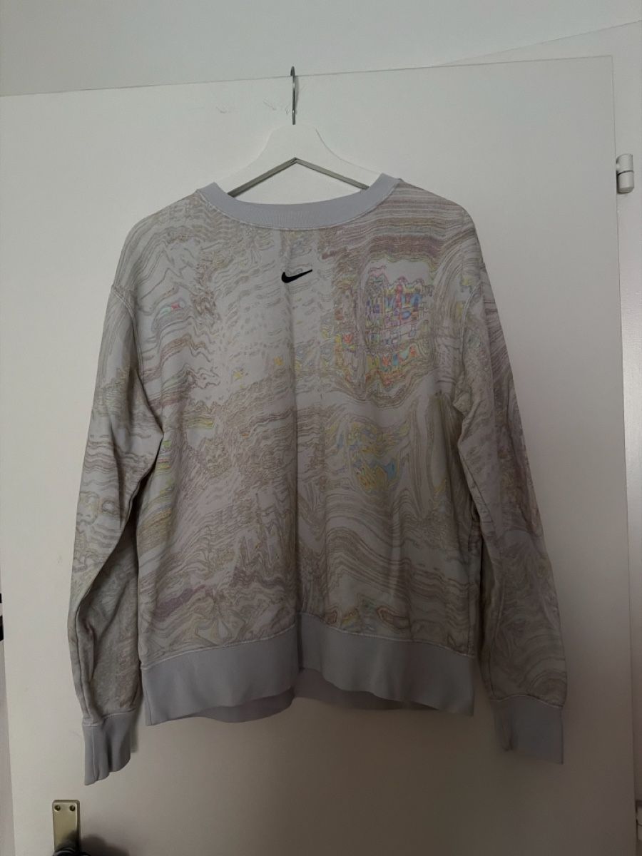 Nike Maglioni & Felpe: Nike Pullover bunt Grösse M guter Zustand – Usato da St. Gallen venduto da bel_h9tj