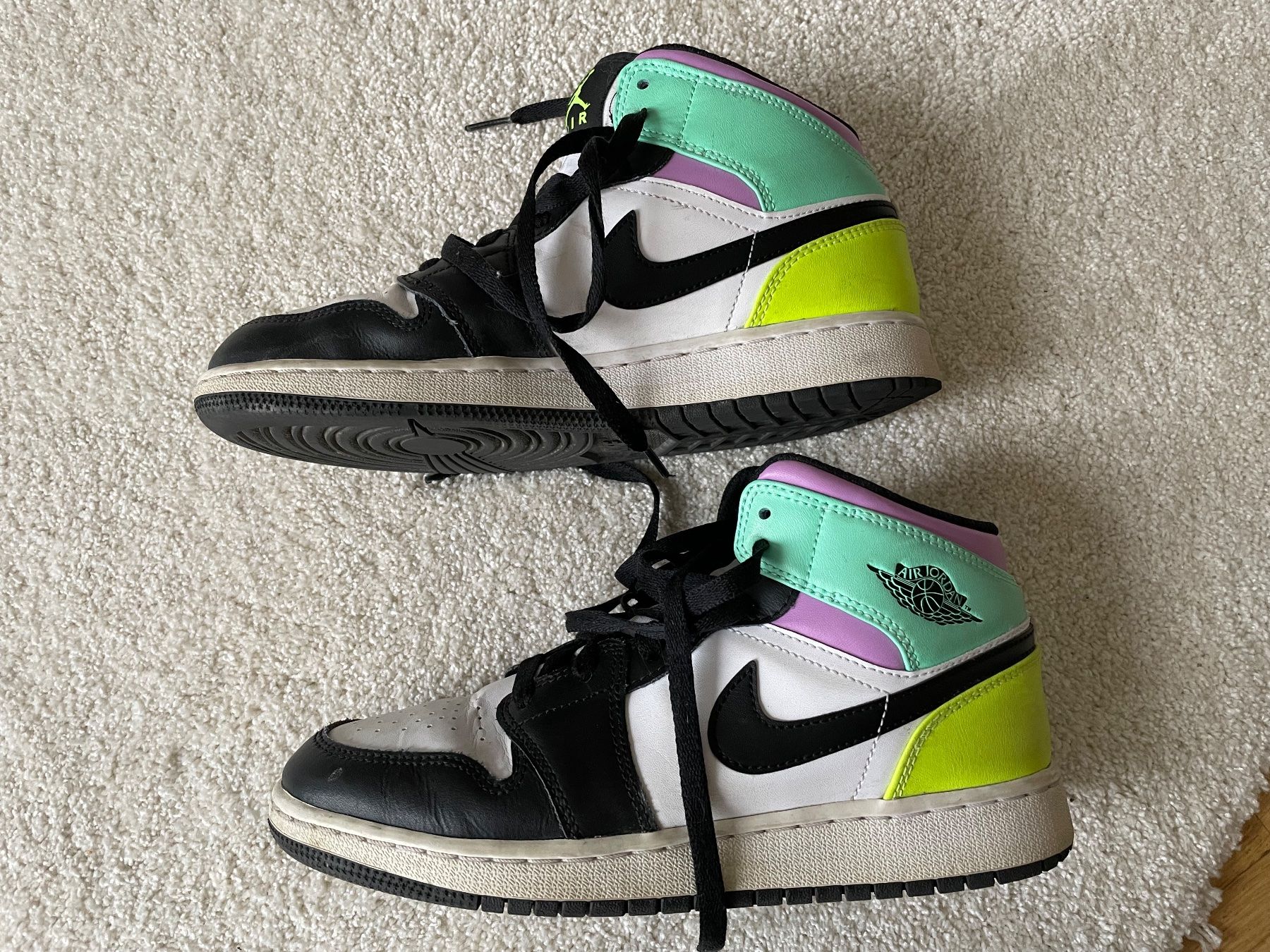 Jordan Schuhe für Mädchen: Nike Air Jordan 1 Mid Gr 39 – Gebraucht aus Ebmatingen von Reva-Sue 3