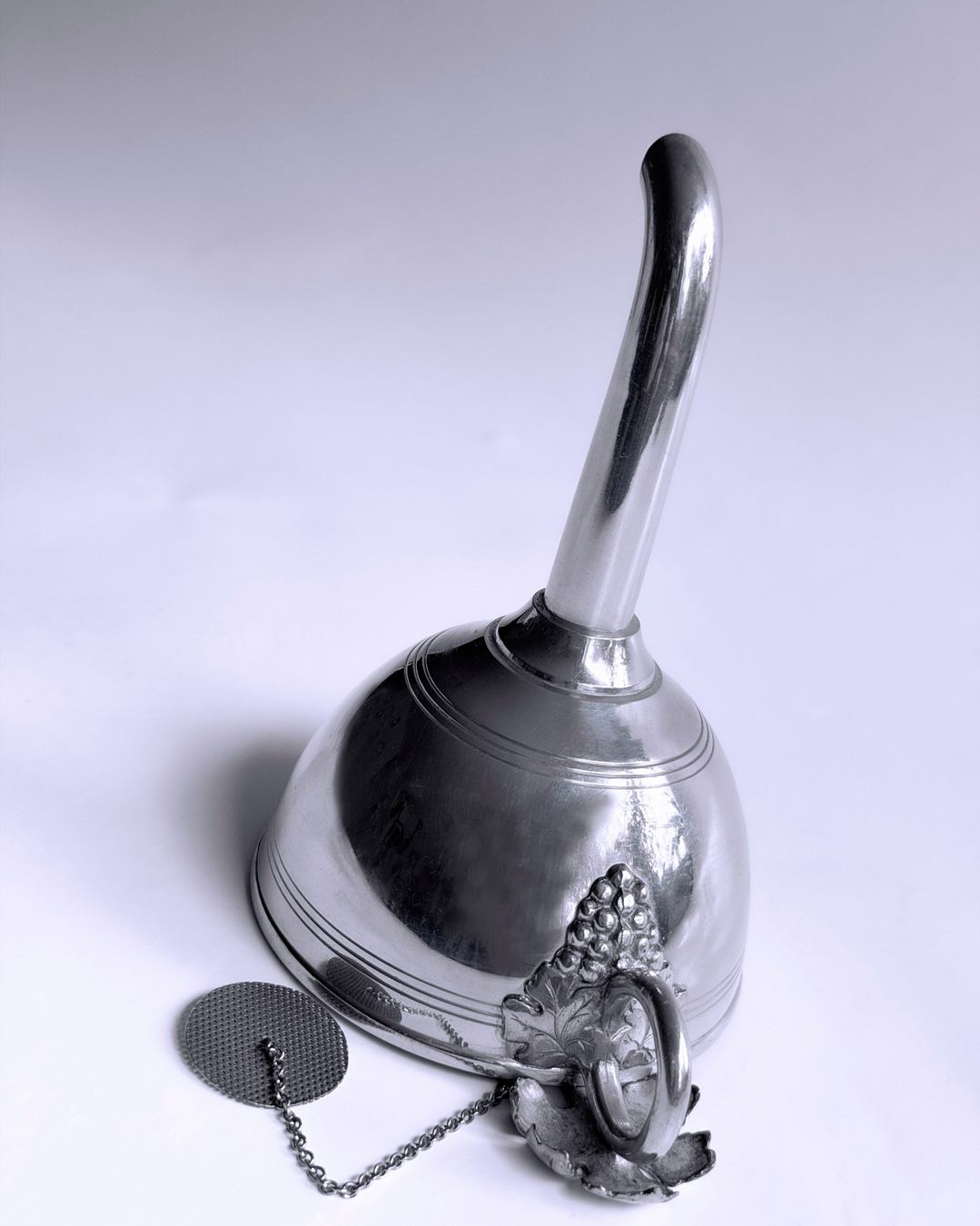 Autres appareils anciens: Weindekantiertrichter (oder Wein-Trichter)***** – D'occasion à Dübendorf par Orchid-Sonate 3