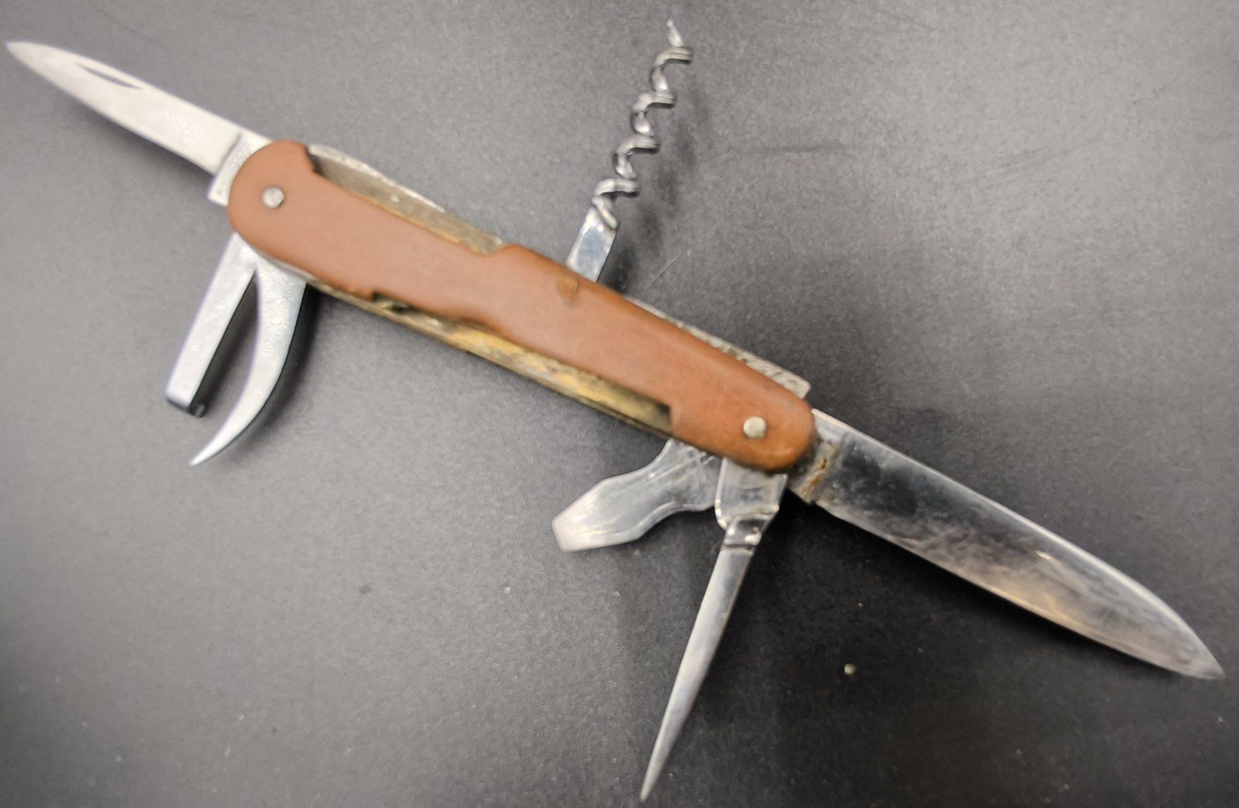Armée suisse Couteaux de poche: Militär Sackmesser – D'occasion à Rorschacherberg par snOOpydOg11 4