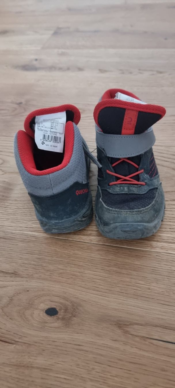 Scarpe per ragazzi: 10 Paar: Kinderschuhe Grösse 28-30 – Usato da Lachen SZ venduto da allesweg78 9