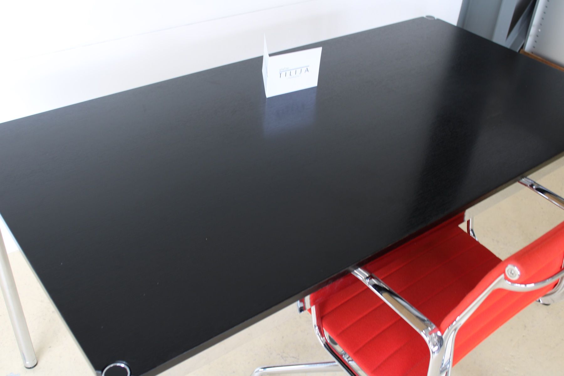 USM Tavoli: USM Tisch Schwarz (150x75) – Usato da Meinisberg venduto da atelier_TILIJA 4