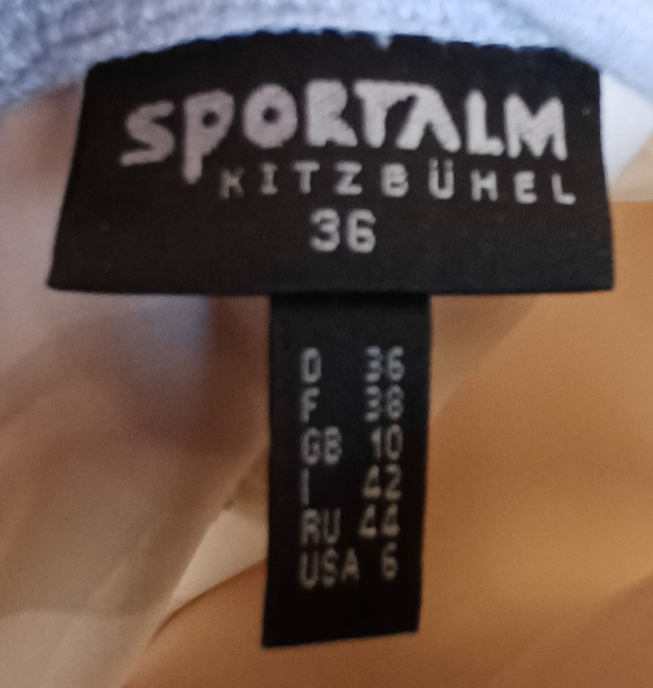 Pullover & Sweatshirts: blauer, mit Perlen verziehrter Pullover von Sportalm im 36 – Gebraucht aus Merenschwand von Brockinell 3