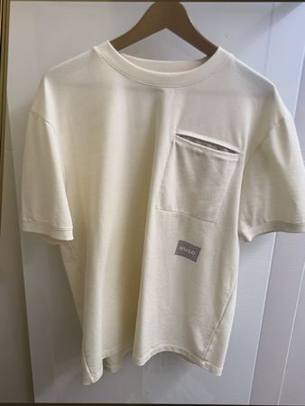 T-Shirt HUGO BOSS Grösse M cremefarben neuwertig 