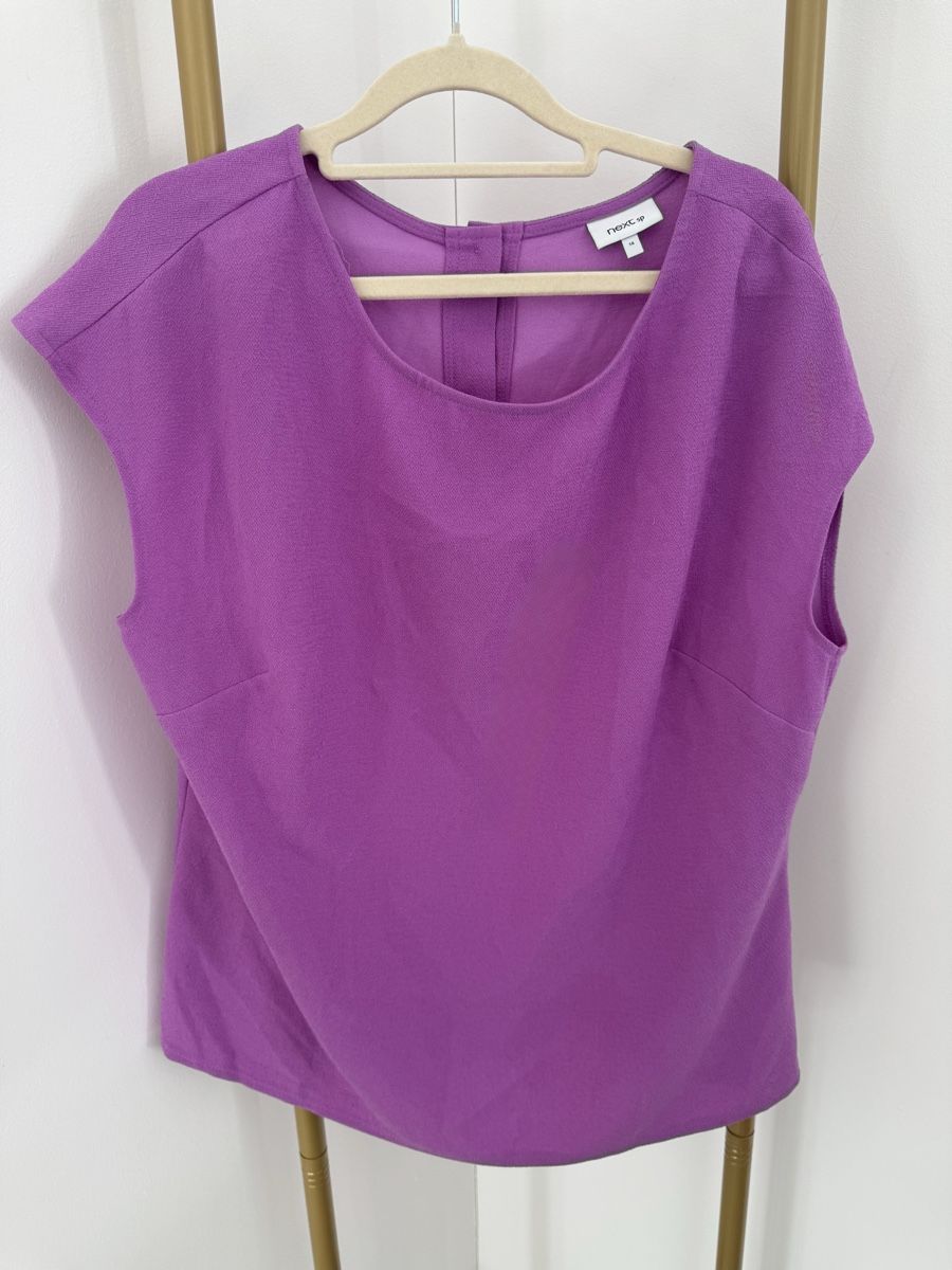Next Camicette: Next Bluse in kräftigem Violett – Usato da Zürich venduto da di_archive